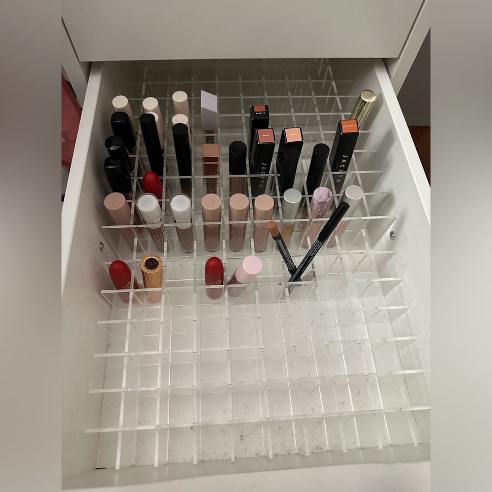 VANITY COLLECTIONS Acrylic makeup organizer Lip Divider lip storage